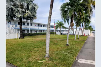 801 Atlantic Shores #107, Hallandale Beach, FL 33009 - Photo 32
