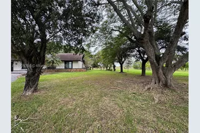 18750 SW 207th, Miami, FL 33187 - Photo 2