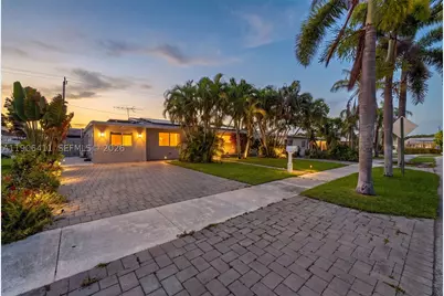 717 SE 2nd, Deerfield Beach, FL 33441 - Photo 2