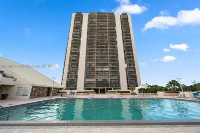 20379 W Country Club #737, Aventura, FL 33180 - Photo 2
