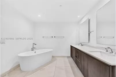 488 NE 18th #1815, Miami, FL 33132 - Photo 12