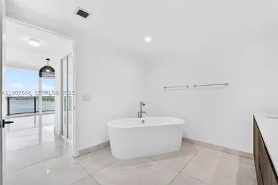 488 NE 18th #1815, Miami, FL 33132 - Photo 14