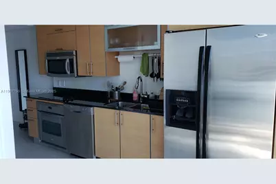 60 SW 13th #1621, Miami, FL 33130 - Photo 2