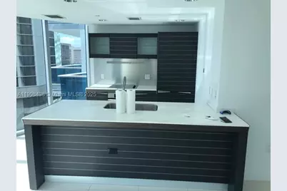 200 Biscayne Boulevard #902, Miami, FL 33131 - Photo 6