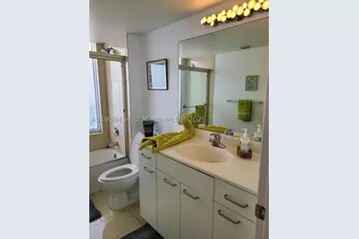 21055 Yacht Club #1602, Aventura, FL 33180 - Photo 10