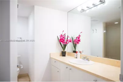 19900 E Country Club #318, Aventura, FL 33180 - Photo 16