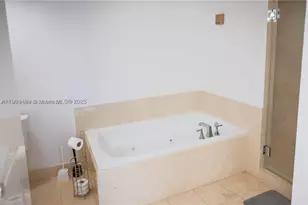 19900 E Country Club, Aventura, FL 33180 - Photo 12