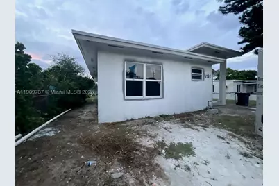 2121 Rutland, Opa Locka, FL 33054 - Photo 2