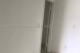 438 NE 210th Circle, Miami, FL 33179 - Photo 18