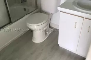 438 NE 210th Circle, Miami, FL 33179 - Photo 10