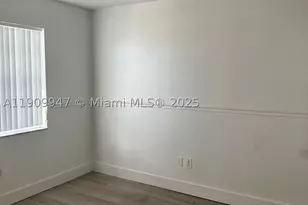 438 NE 210th Circle, Miami, FL 33179 - Photo 8