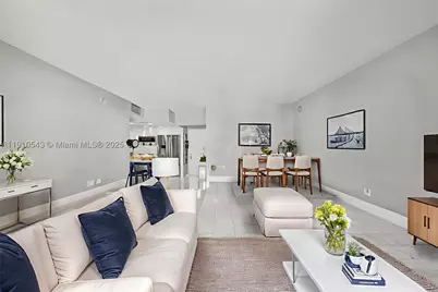 9686 Fontainebleau #507, Miami, FL 33172 - Photo 2