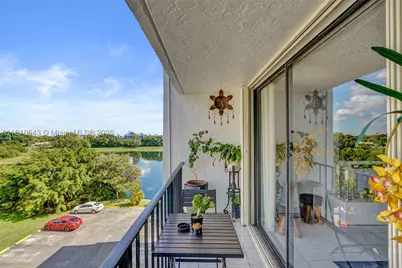 9686 Fontainebleau #507, Miami, FL 33172 - Photo 10