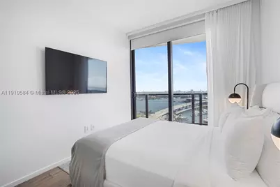 398 NE 5th #1811, Miami, FL 33132 - Photo 14