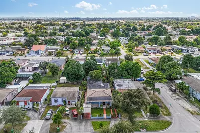 682 W 37th, Hialeah, FL 33012 - Photo 22