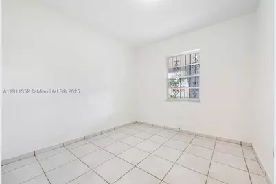 682 W 37th, Hialeah, FL 33012 - Photo 10