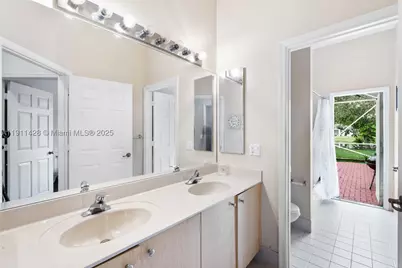 13875 SW 41st, Davie, FL 33330 - Photo 36