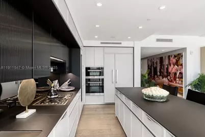 300 Collins #PH3, Miami Beach, FL 33139 - Photo 18