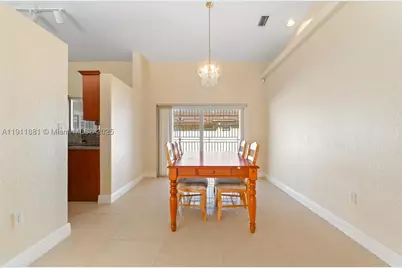 8761 NW 142nd, Miami Lakes, FL 33018 - Photo 10