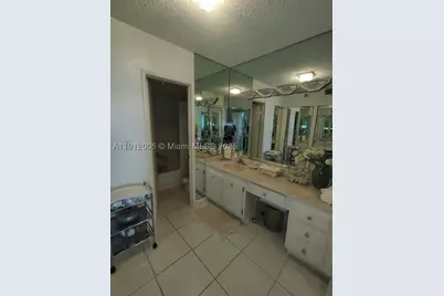 20515 E Country Club #2047, Aventura, FL 33180 - Photo 6
