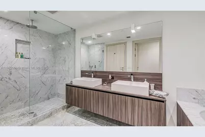 1000 Brickell #3002, Miami, FL 33131 - Photo 32