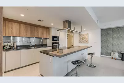 1000 Brickell #3002, Miami, FL 33131 - Photo 16