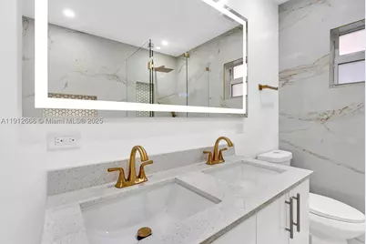 5850 NE 3rd, Miami, FL 33137 - Photo 32