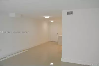 9375 Fontainebleau #L122, Miami, FL 33172 - Photo 10