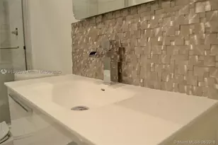9375 Fontainebleau, Miami, FL 33172 - Photo 16