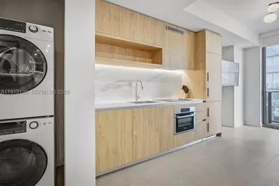 11 NE 6th #1906, Miami, FL 33132 - Photo 18