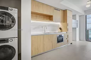 11 NE 6th, Miami, FL 33132 - Photo 18