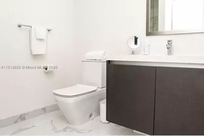 851 NE 1st #1811, Miami, FL 33132 - Photo 16
