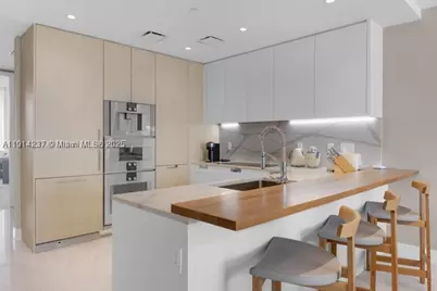 15701 Collins #3203, Sunny Isles Beach, FL 33160 - Photo 2