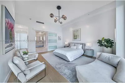 900 Brickell Key #1403, Miami, FL 33131 - Photo 16