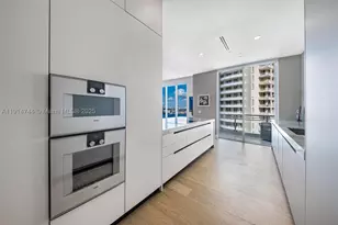900 Brickell Key, Miami, FL 33131 - Photo 12