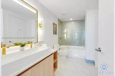 159 NE 6th #3004, Miami, FL 33132 - Photo 6