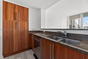 300 S Biscayne, Miami, FL 33131 - Photo 12