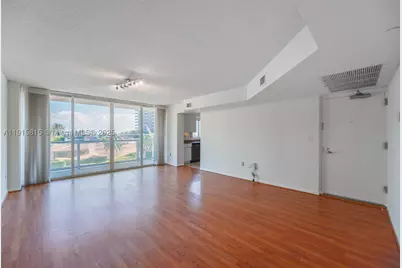 5900 Collins #506, Miami Beach, FL 33140 - Photo 2