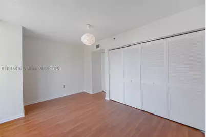 5900 Collins #506, Miami Beach, FL 33140 - Photo 16