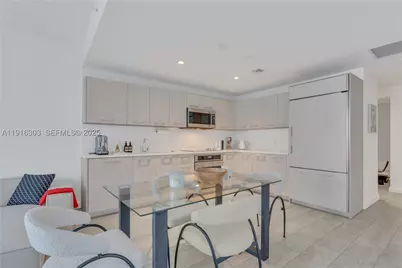 55 SW 9th #2610, Miami, FL 33130 - Photo 6
