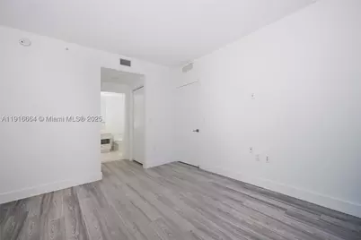 45 SW 9th #1504, Miami, FL 33130 - Photo 16