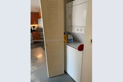 111 E Flagler #507, Miami, FL 33131 - Photo 14