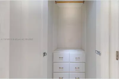 1000 Parkview #431, Hallandale Beach, FL 33009 - Photo 38