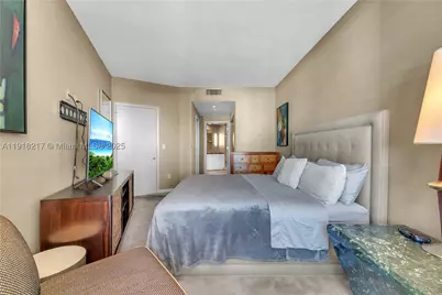 300 S Pointe #906, Miami Beach, FL 33139 - Photo 14