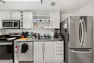 275 NE 18th, Miami, FL 33132 - Photo 30