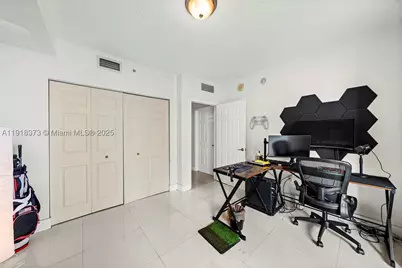 275 NE 18th #708, Miami, FL 33132 - Photo 16