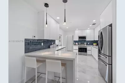 2764 NE 35th, Fort Lauderdale, FL 33306 - Photo 18