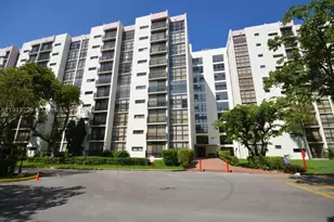 17021 N Bay, Sunny Isles Beach, FL 33160 - Photo 1