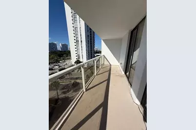 3701 N Country Club #706, Aventura, FL 33180 - Photo 6