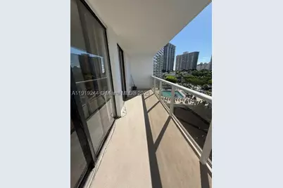 3701 N Country Club #706, Aventura, FL 33180 - Photo 4